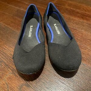 Rothy’s black flats
